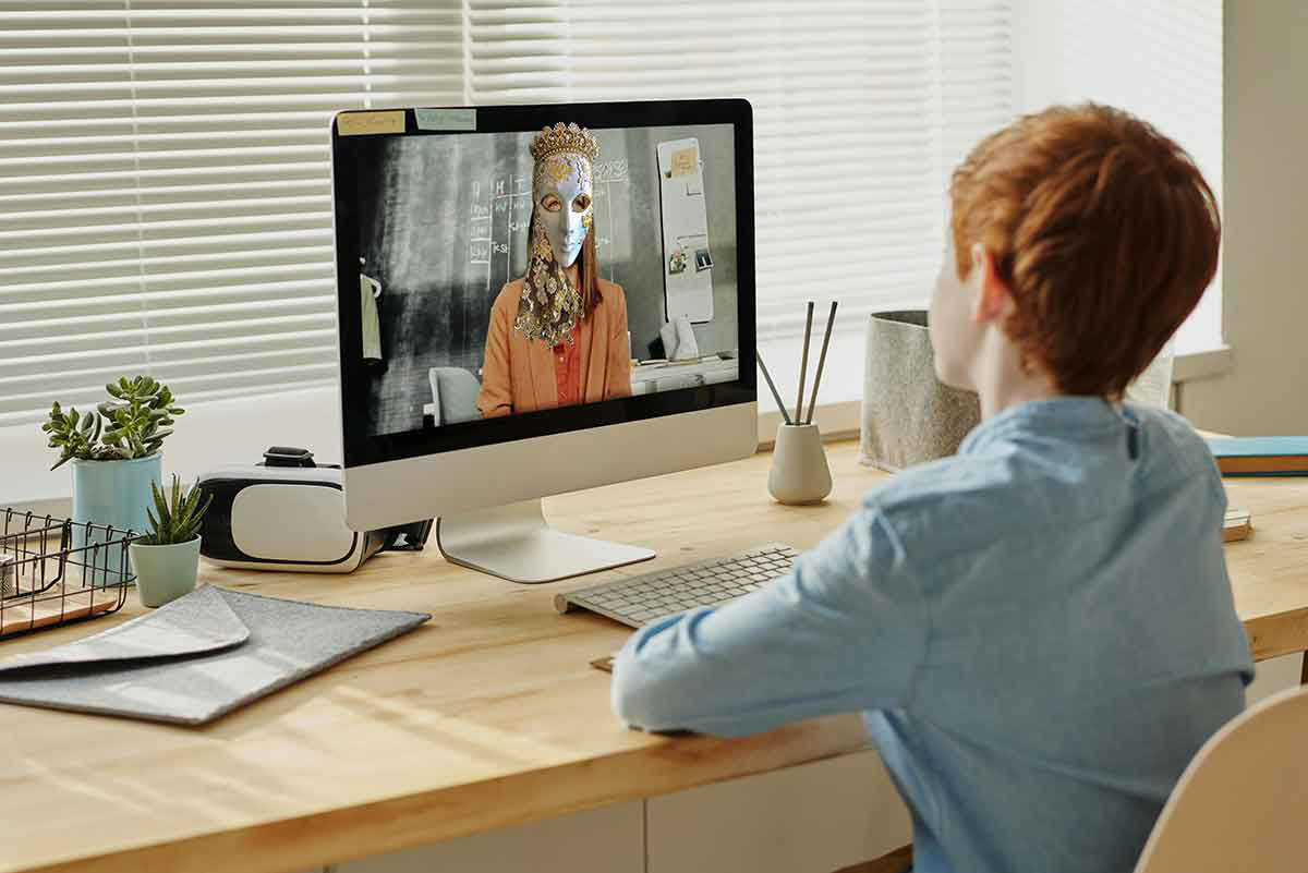 Cyberbullying - Mást bántani nem menő